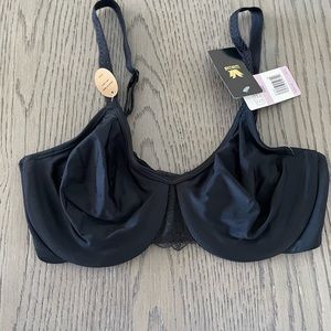 New Wacoal Surreal Comfort Molded Underwire Bra In 32D.
